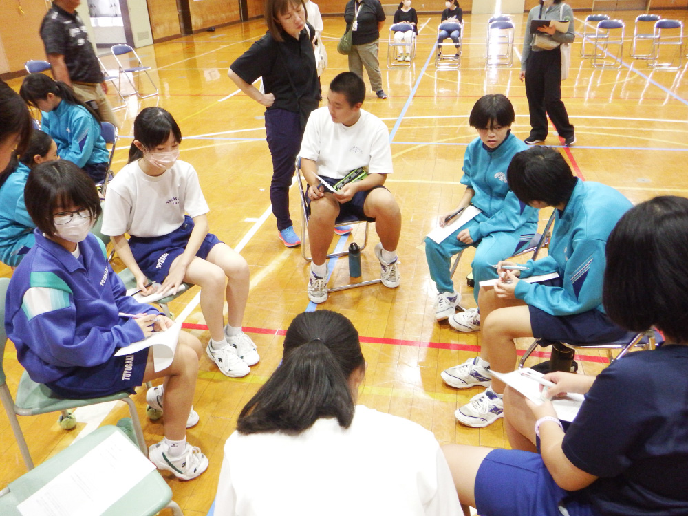 写真：二校間交流会においての収穫祭